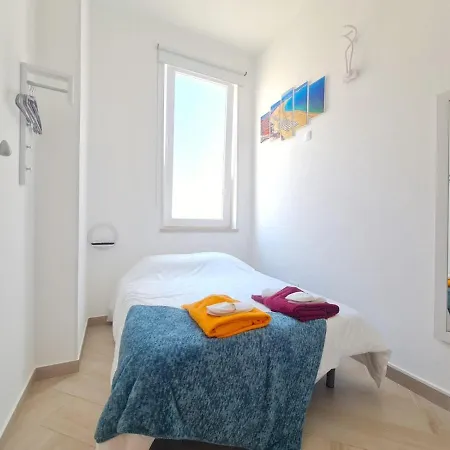 Quarto Com Casa De Banho Privada Tranquilidade Garantida Nazare